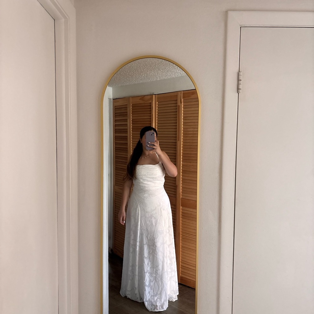 Elegant White Strapless Gown